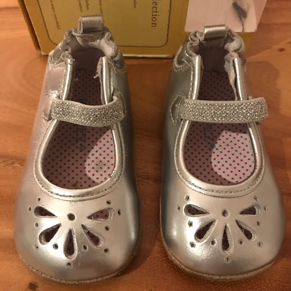 Robeez Nora leather baby shoe BNWT